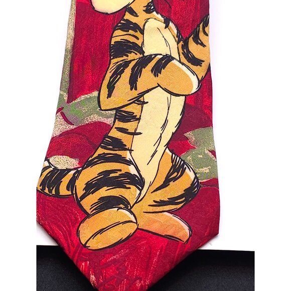 Disney Tigger Silk Men's Necktie In Red With Green & Yellow Accents - Picture 4 of 12